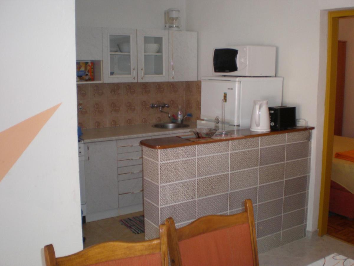 Apartments Pogacic Вир Екстериор снимка