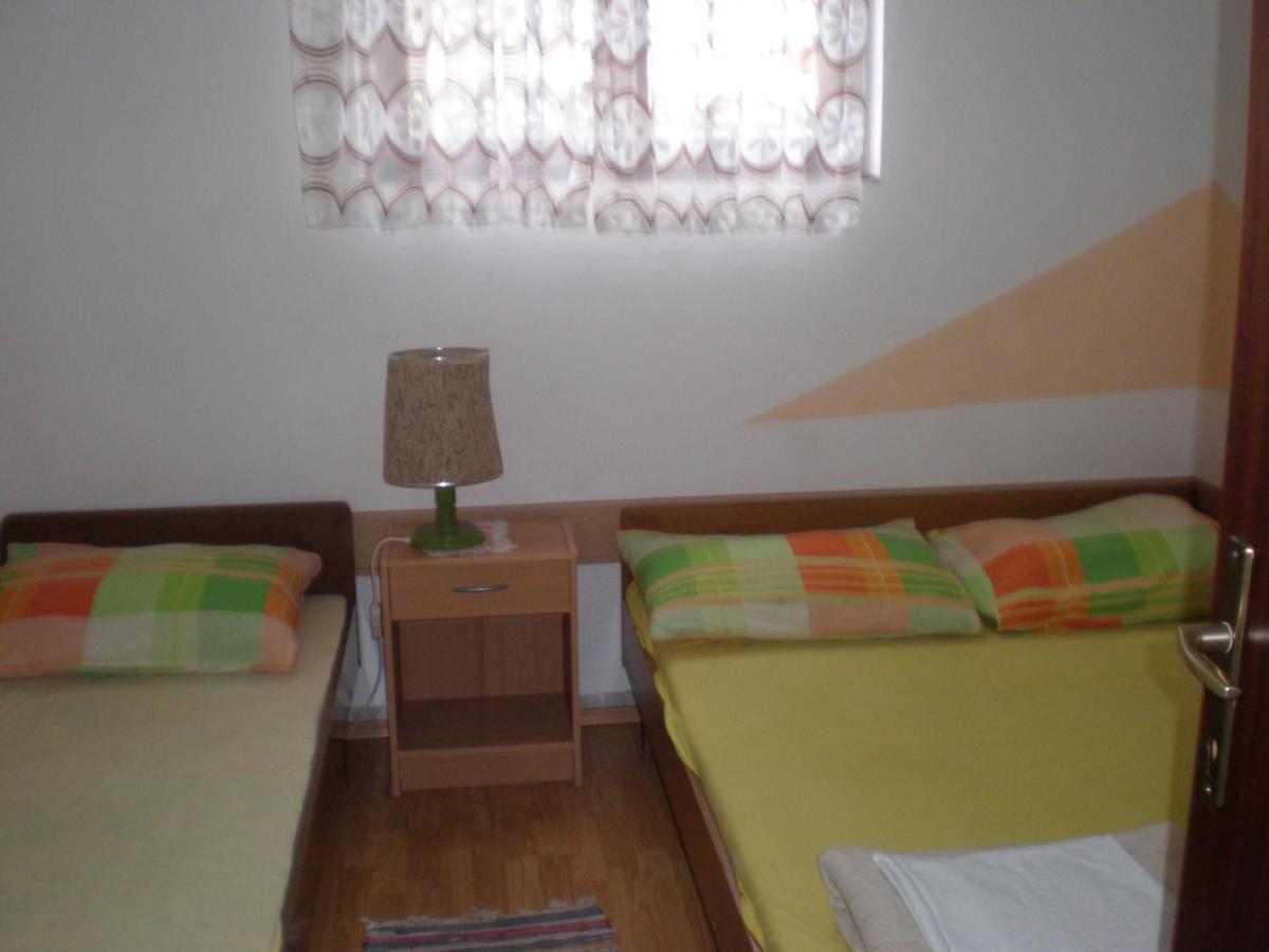 Apartments Pogacic Вир Екстериор снимка