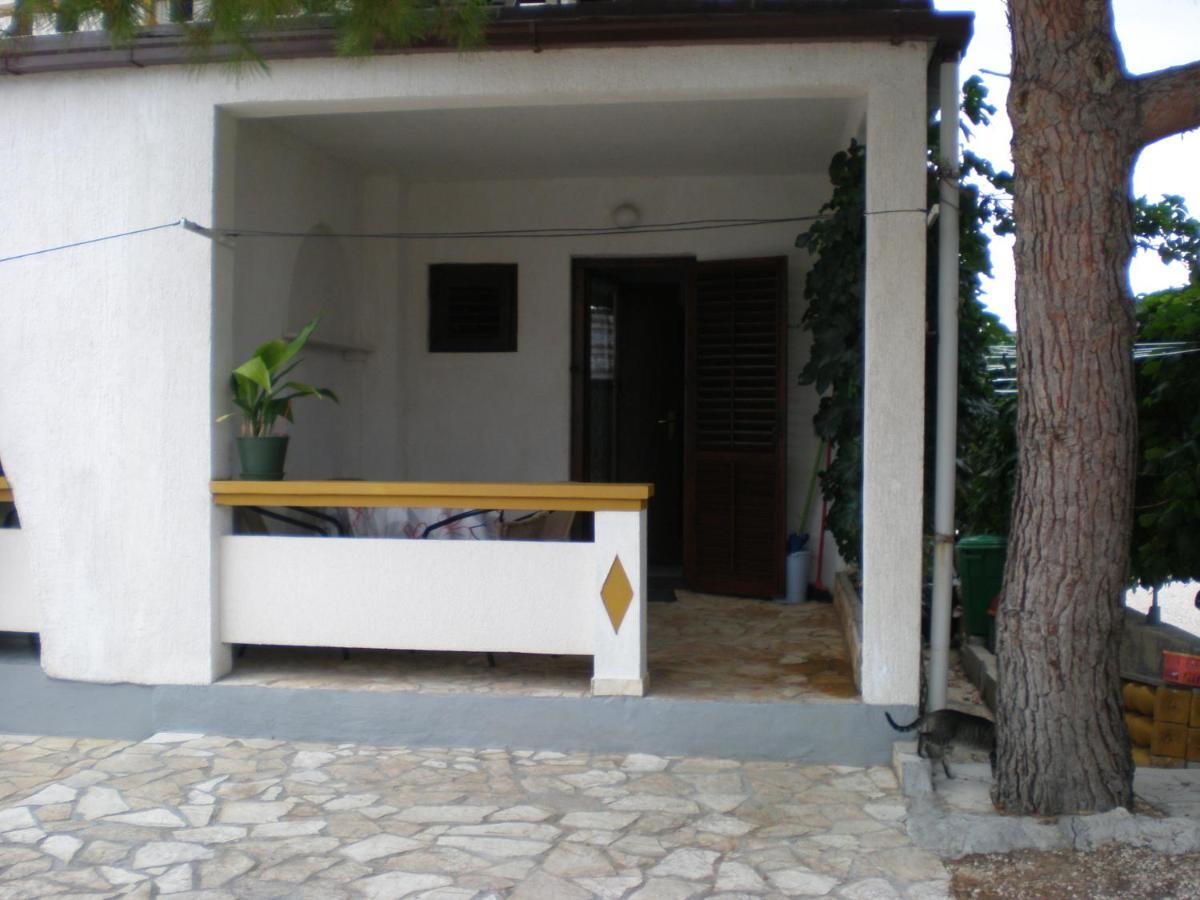 Apartments Pogacic Вир Екстериор снимка